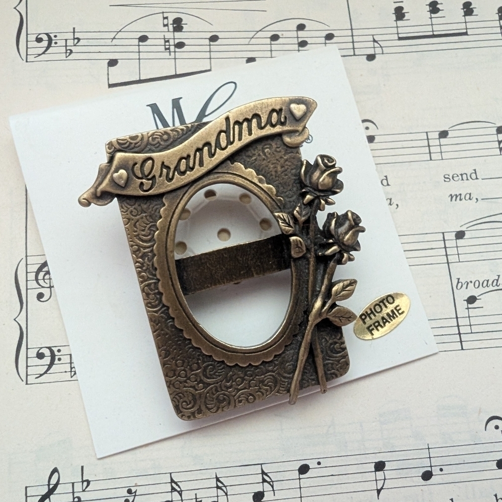 Vintage Bronze Grandma Photo Frame Brooch